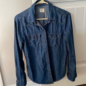 Gap women’s denim shirt